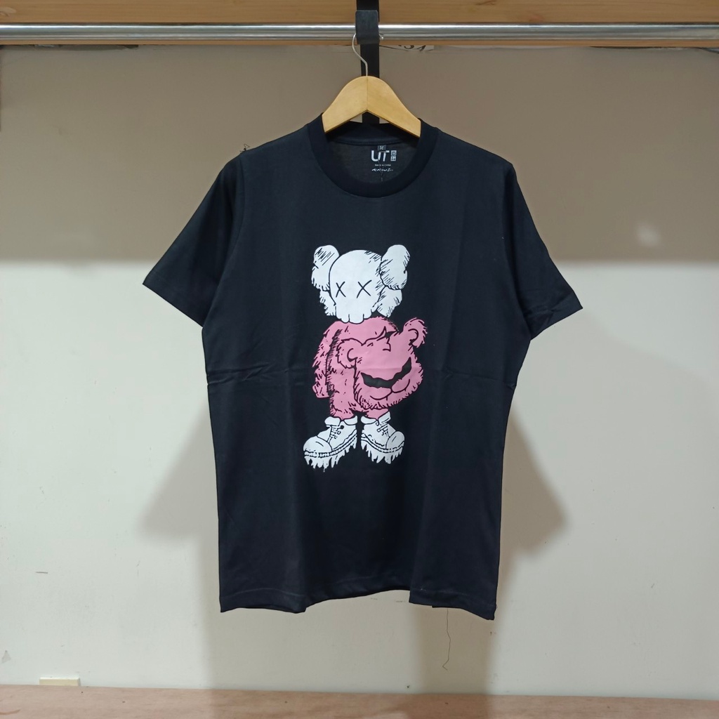 Kaos Uniqlo Jump 50th One Peace Logo Sablon Black T shirt Baju Premium-Uniqlo x Kaws