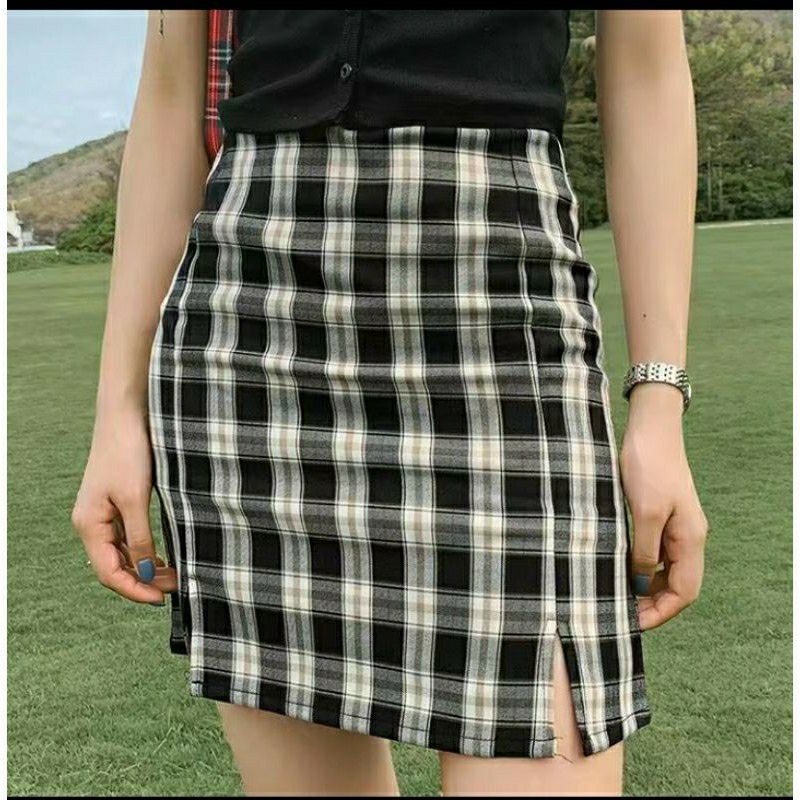 VANILLA CANDY ROK PENDEK ALINE KOTAK /ROK ALINE KOTAK PENDEK