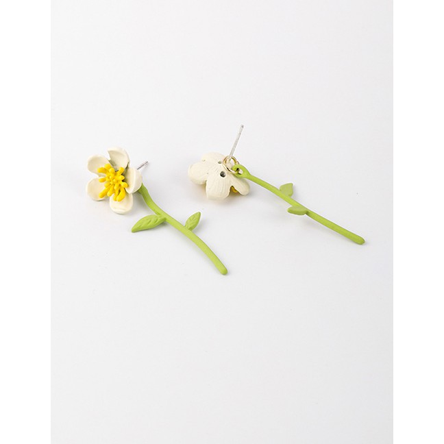 LRC Anting Tusuk Fashion Yellow symmetrical branches Three-dimensional flower alloy K08261