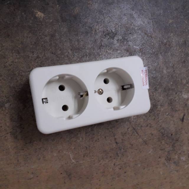 Stop kontak 2 Lubang