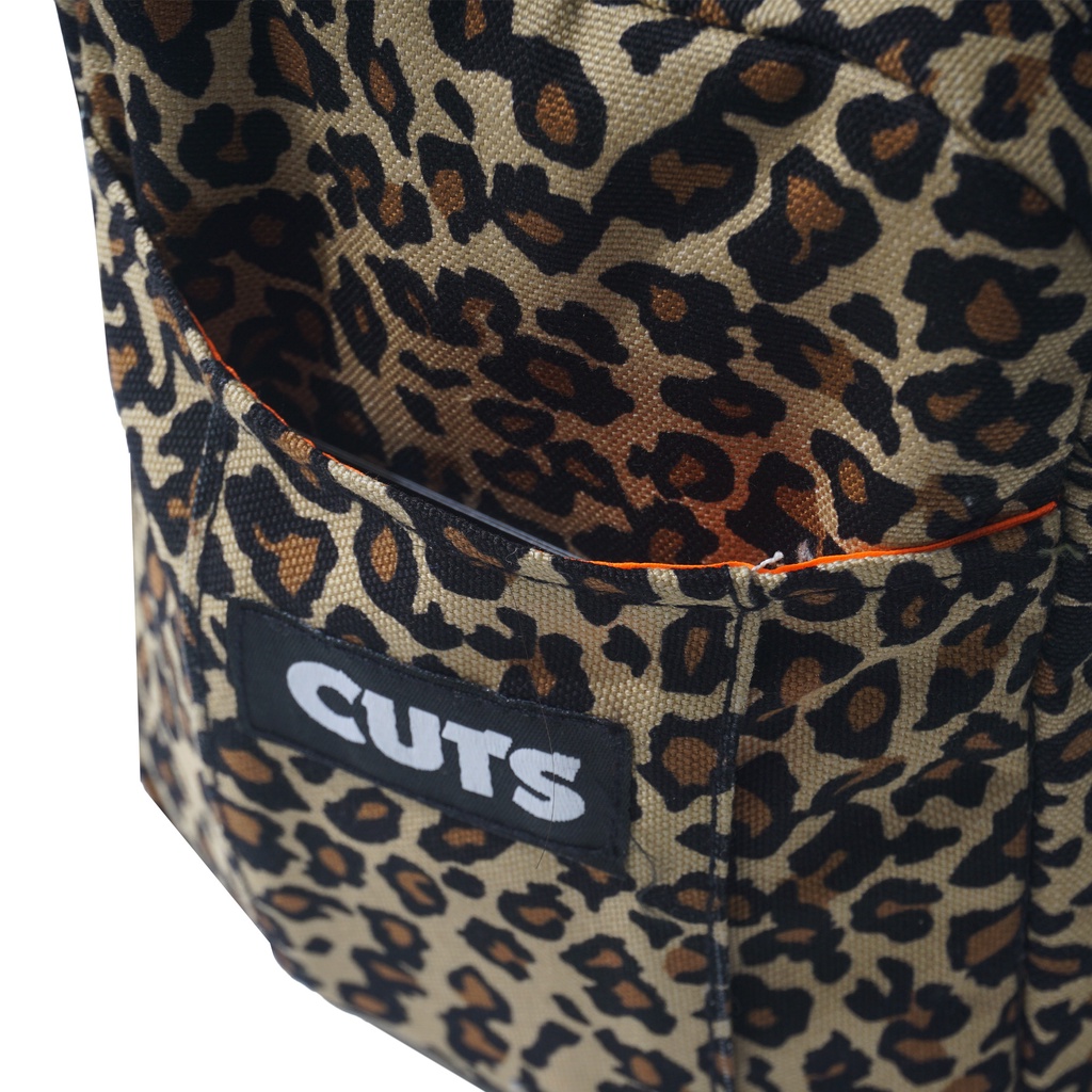 CUTS CURATES SLING BAG