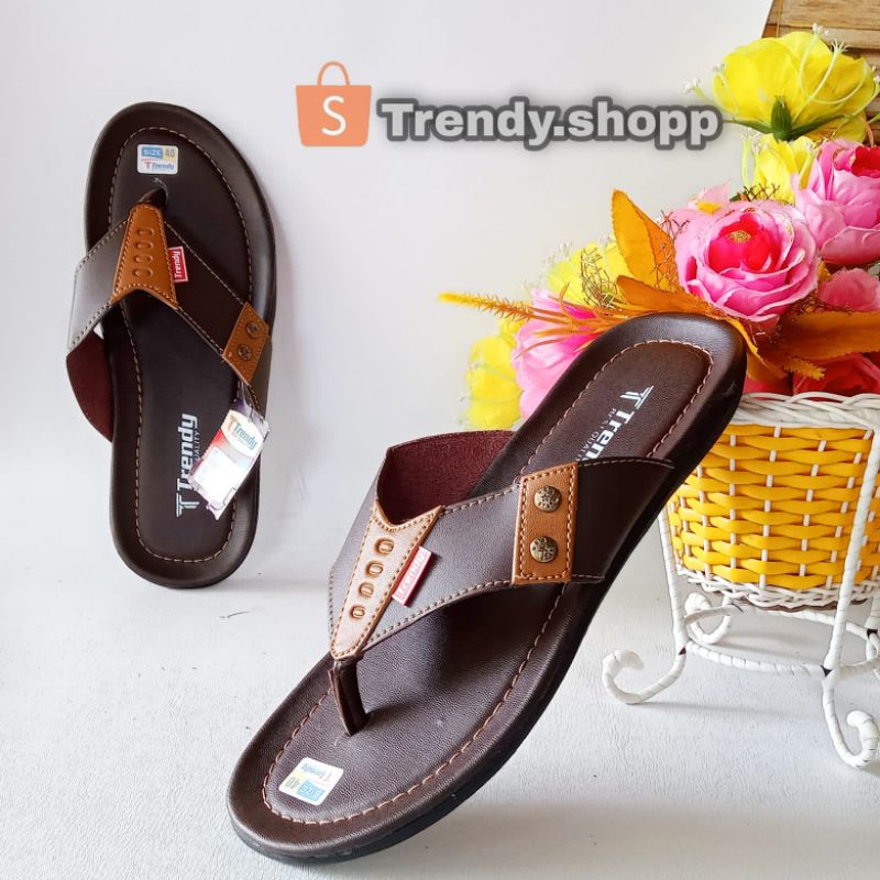 sandal pria trendy / sandal pria dewasa / sandal pria kekinian / sandal cowok terbaru / sandal cowok