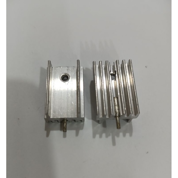 HEATSINK KECIL UNTUK PENDINGIN TRANSISTOR , TEBAL ( KUALITAS BAGUS)