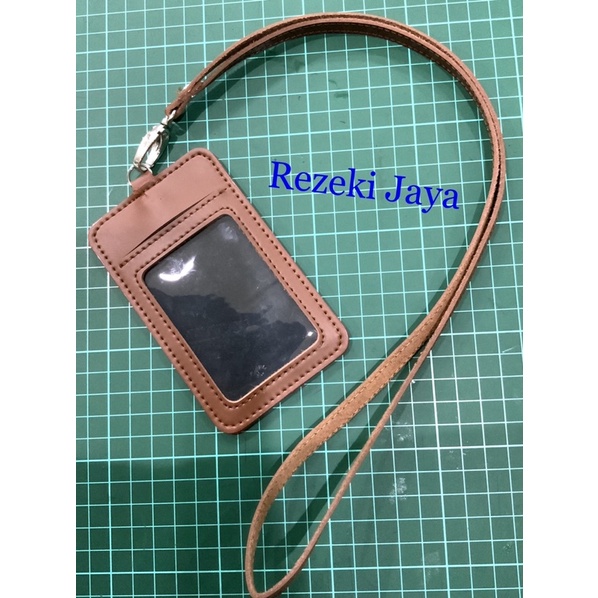 

NAME TAG ID CARD HOLDER TALI KULIT COKELAT DOFF 4 SLOT CARD