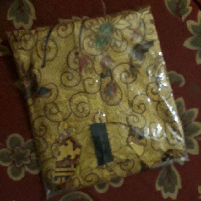 Bajubatik/batikcouple/batiktunik/batikmurah/batiksoloan/batikwanitamodern/batikpekalongan