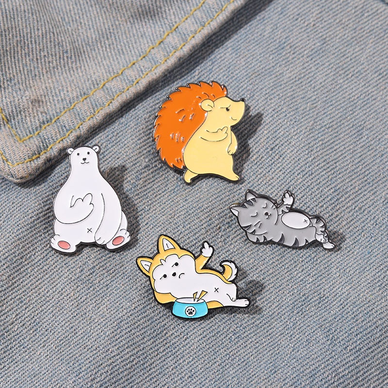 Bros Pin Enamel Bentuk Kartun Beruang Kucing Landak Tupai Untuk Hadiah