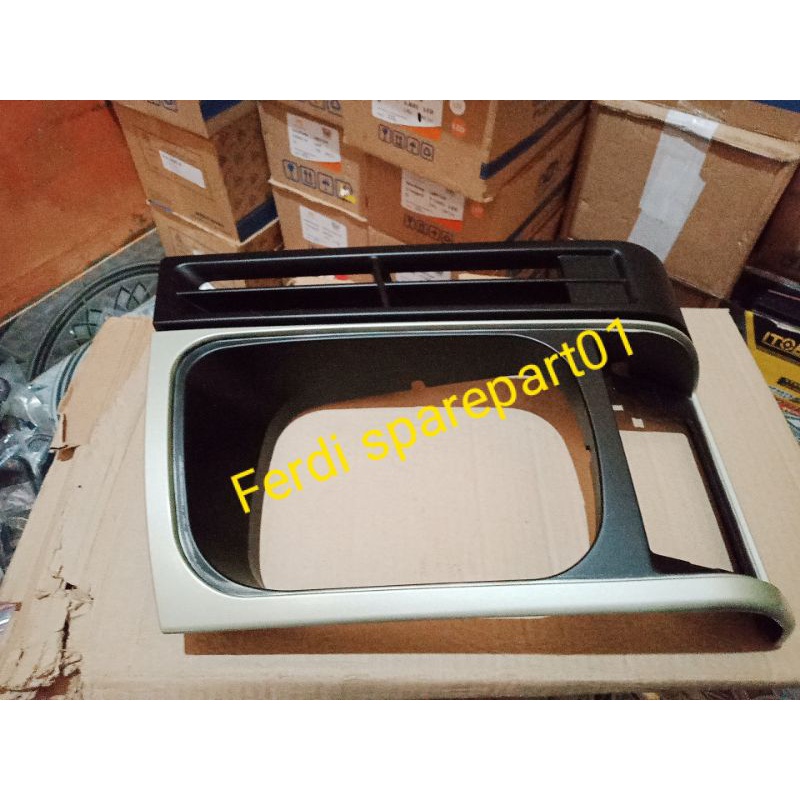 gril lampu atau Rambang lampu L300 tahun muda harga satu set kanan kiri