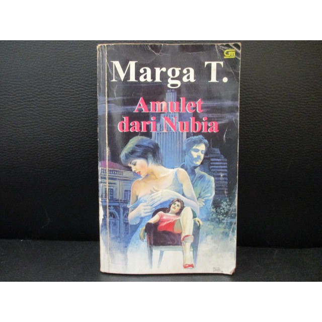 Novel - Amulet dari Nubia by Marga T