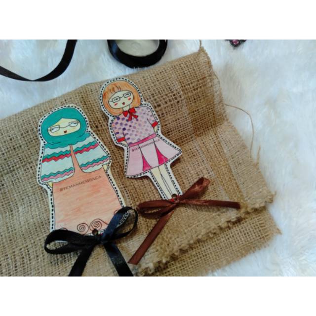 

8 PCS PEMBATAS BUKU KARAKTER PITA/BOOKMARK