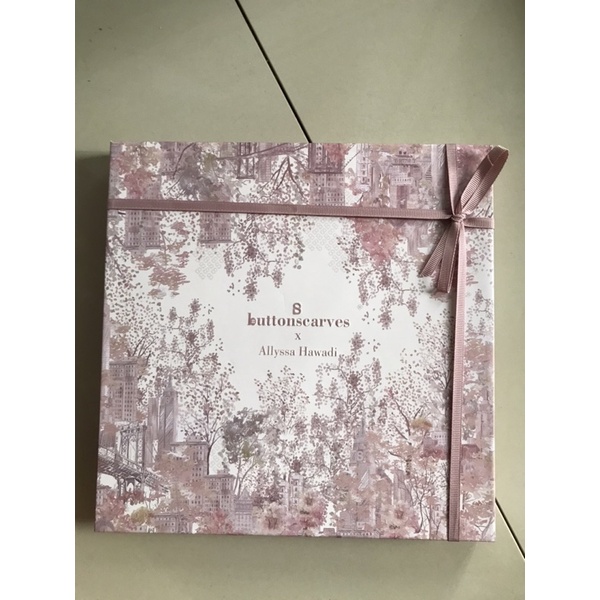 Buttonscarves New York Series - Upper west side