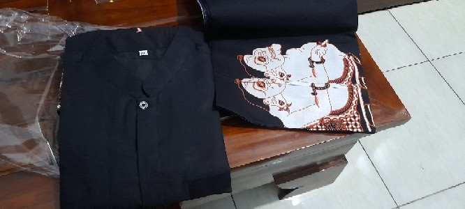 Batik Solo Modern Sarung Dan Koko Semar Hitam Sogan Full Furing