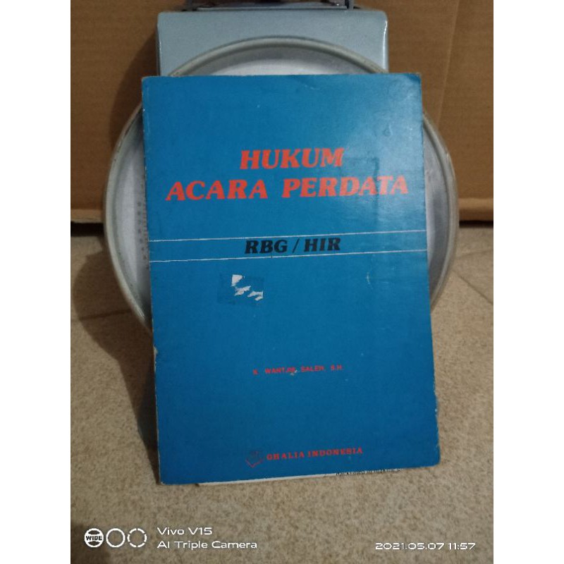 buku hukum acara perdata