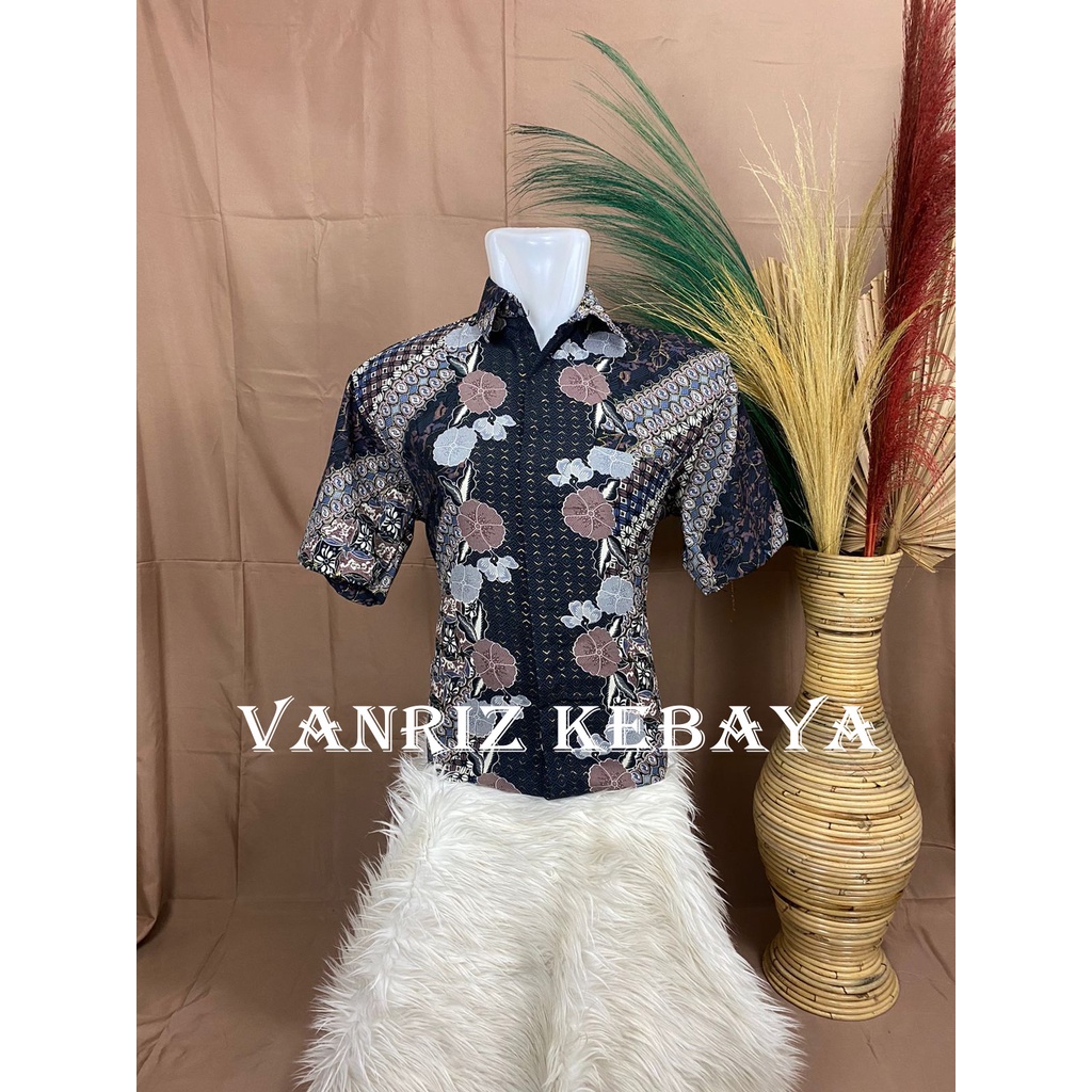 Vanriz Kebaya-Kemeja Batik Pria Lengan Pendek