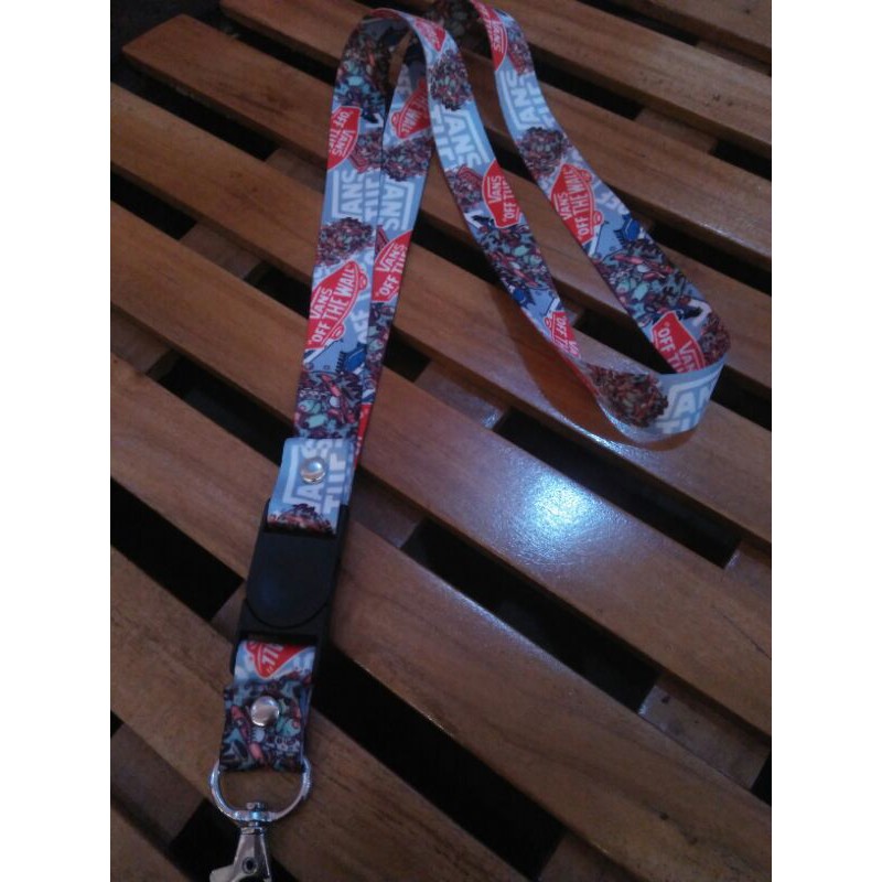 

lanyard motif vans off the wall (gratis karet)