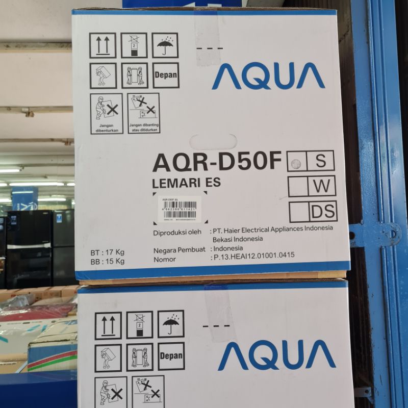 AQUA Kulkas Portable AQR D50F Kulkas Mini Garansi Kompresor 7 Tahun Khusus GOJEK
