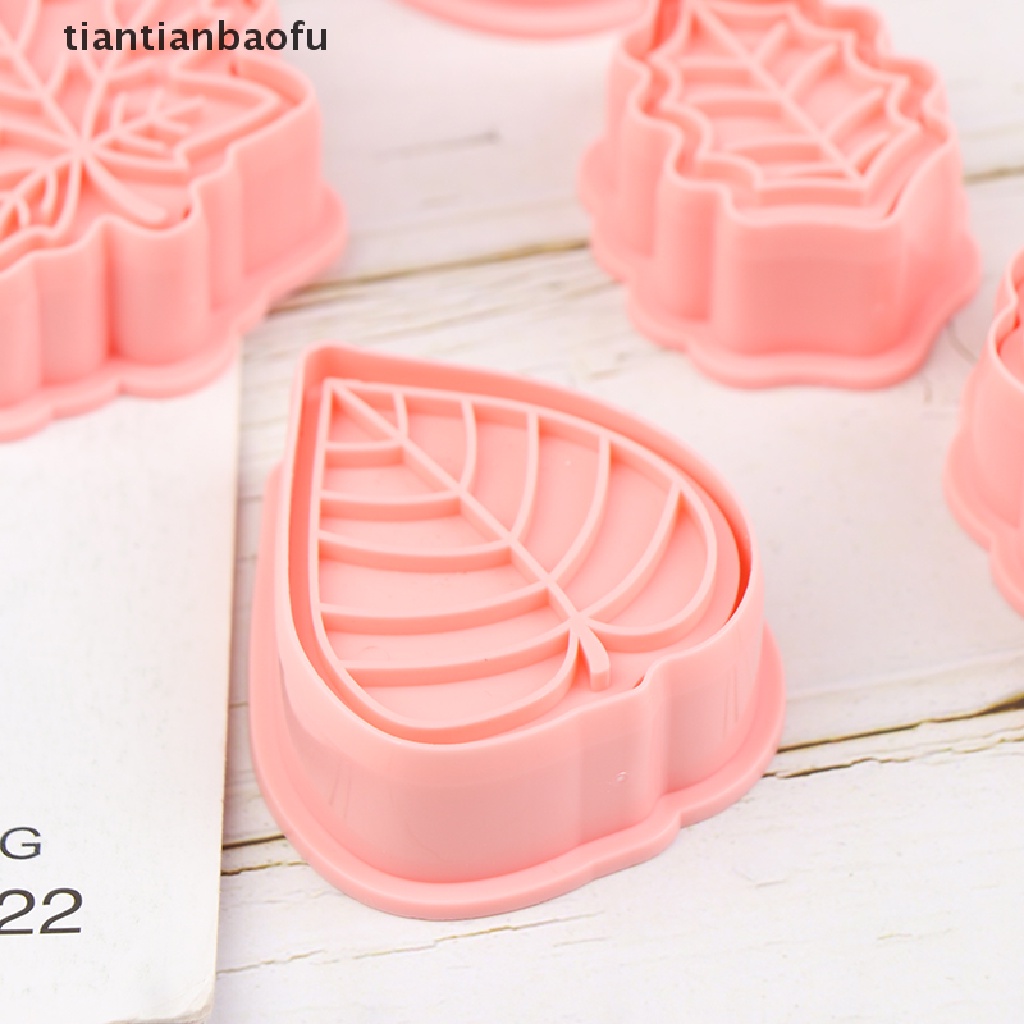 8pcs / set Cetakan Pemotong Kue / Biskuit Bentuk Daun 3D