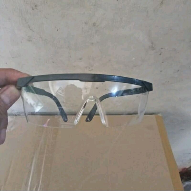 KACA MATA SAFETY CLEAR