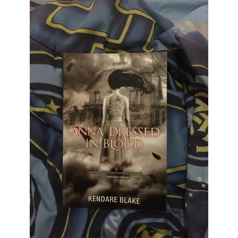 Novel Anna Dressed In Blood