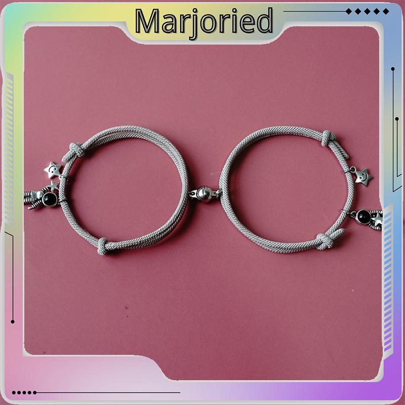 2 Buah/set Gelang Pasangan Magnet Lucu Astronot Liontin Gelang Persahabatan Hadiah Ulang Tahun-MJD