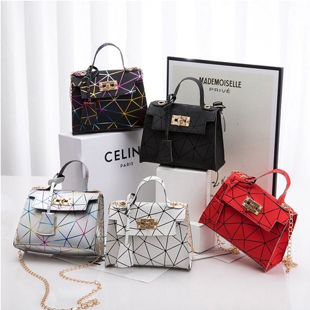 Tas Wanita Selempang Model Garis A15