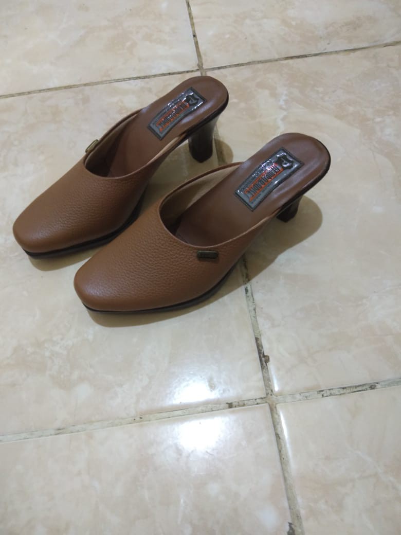 Sale ! Sepatu Slop Pantofel Wanita New Paradise Slp06 / Sepatu Kantor Wanita Kulit Asli - Coklat