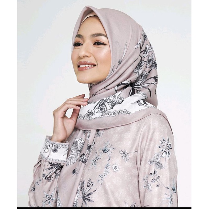 Ivan Gunawan Mandjha Fashion Scarf Motif