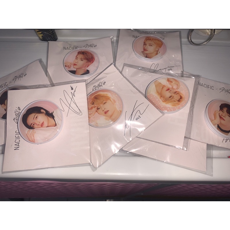 STRAY KIDS NACIFIC GRIPTOK