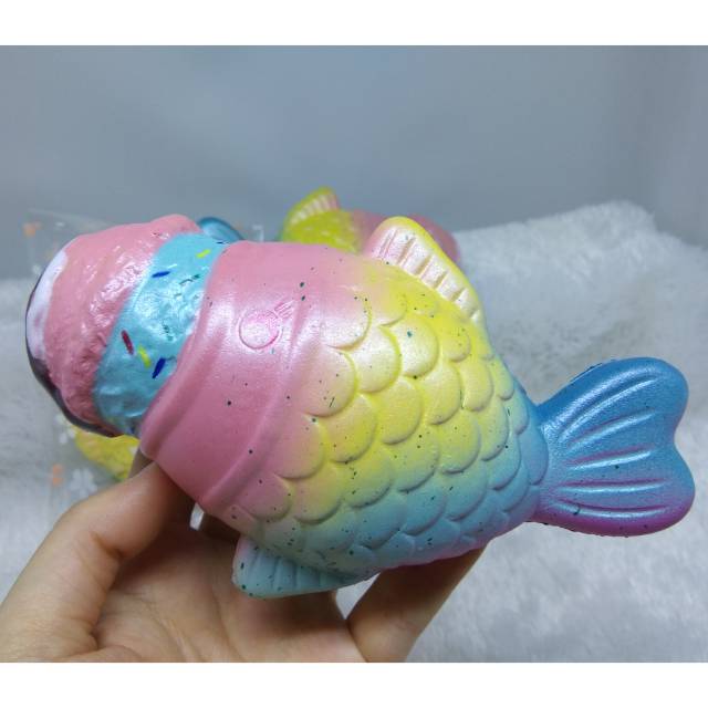 Squishy Medium Es Krim Ikan Pelangi