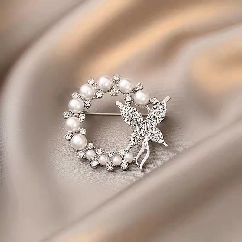 Fashion Mutiara Berlian Imitasi Bros Untuk Wanita Baroque Trendi Kupu-Kupu Pin Aksesoris Pakaian Hadiah Pernikahan