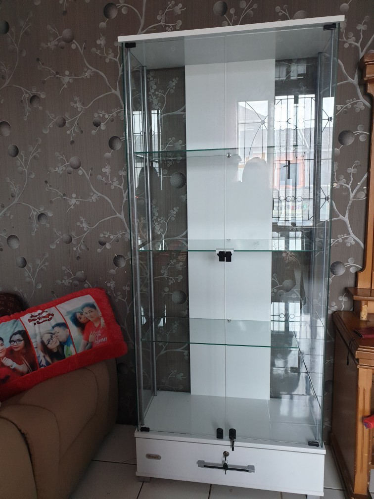 Lh 6813 Graver Benefit Seri Vitrine Lemari Etalase Kaca