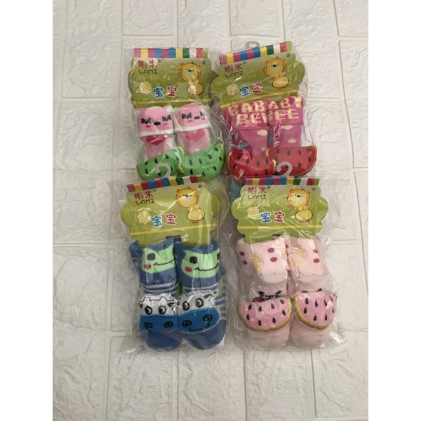 Kaos kaki bayi boneka