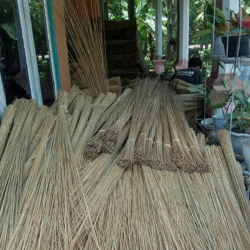 Sapu lidi kelapa / sapu taman / sapu kerik / sapu korek