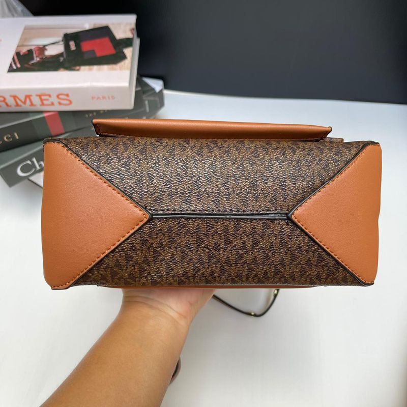 Michael Kors signature logo cece