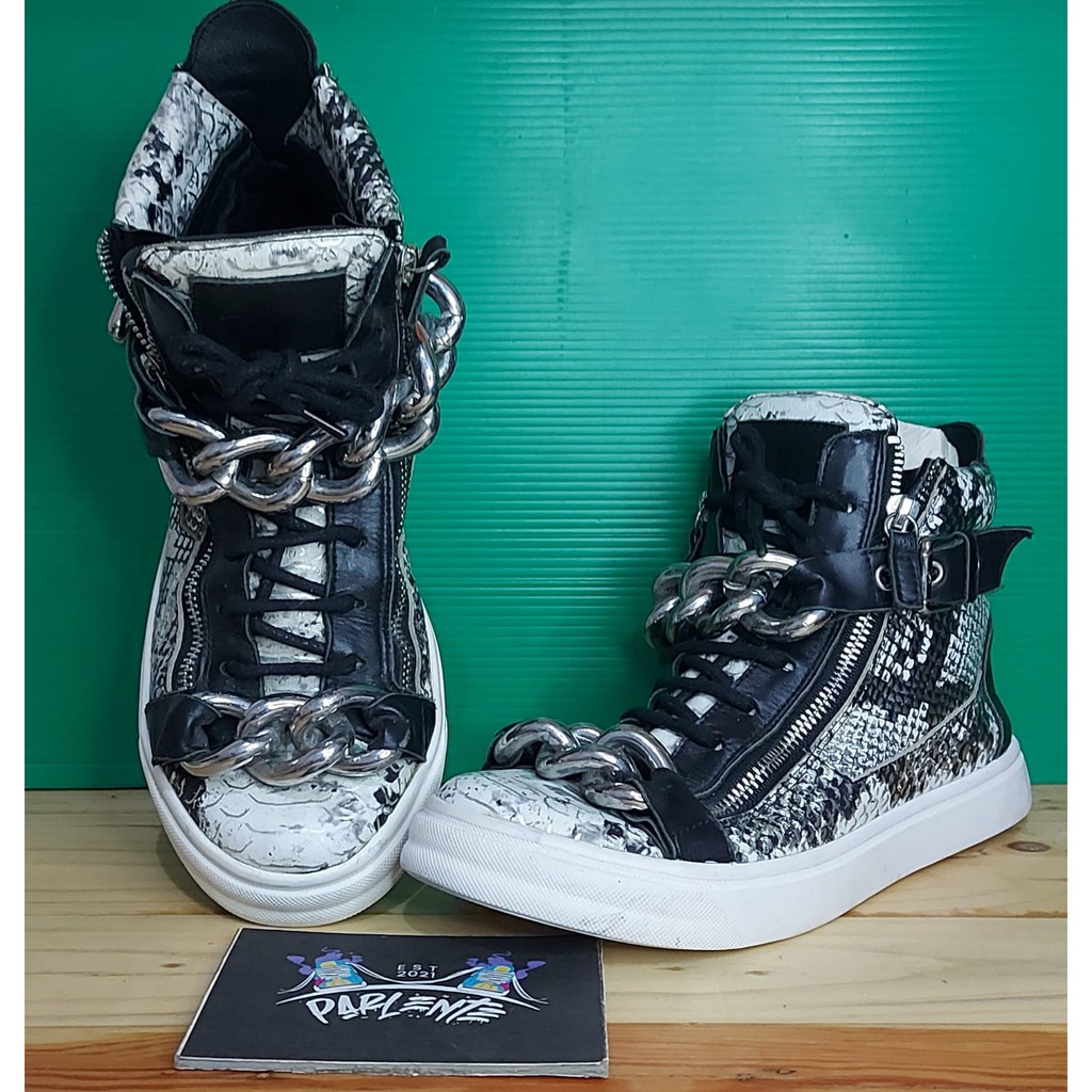 Preloved Christian Louboutin Shoes High-Top