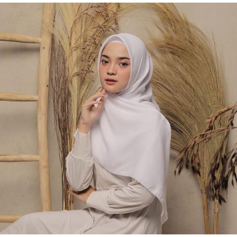 KERUDUNG SEGIEMPAT BELLA SQUARE /HIJAB SEGIEMPAT