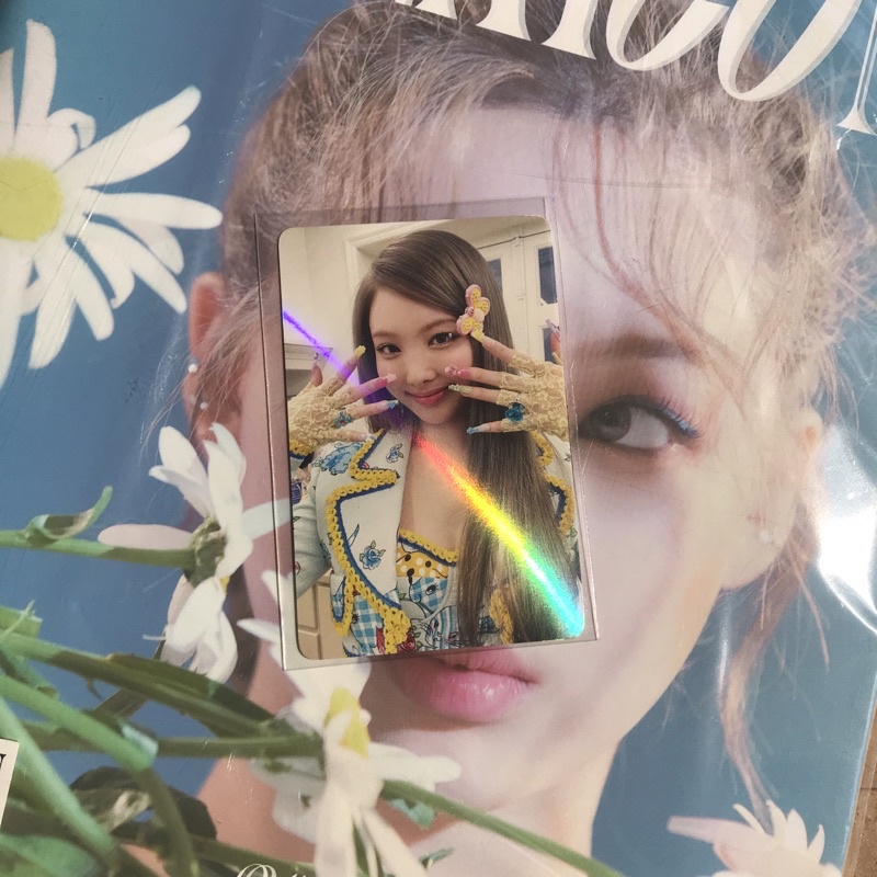 PC NAYEON WITHMUU POB BENE BENEFIT WITHMU ALBUM IM NAYEON POP SOLO TWICE OFFICIAL PHOTOCARD IM NA YE
