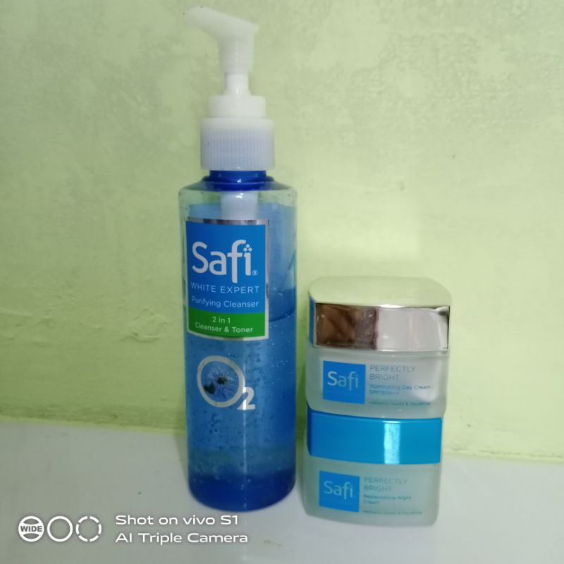 PRELOVED Paket SAFI WHITE EXPERT krim malam dan cleanser FREE krim siang / Safi white expert paket