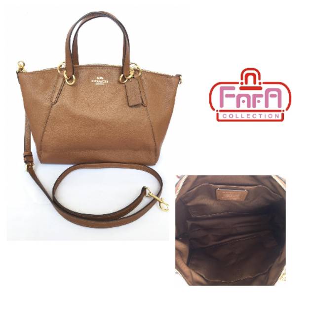 SMALL KELSEY SATCHEL (COACH F28993)
LIGHT SADDLE/IMITATION GOLD