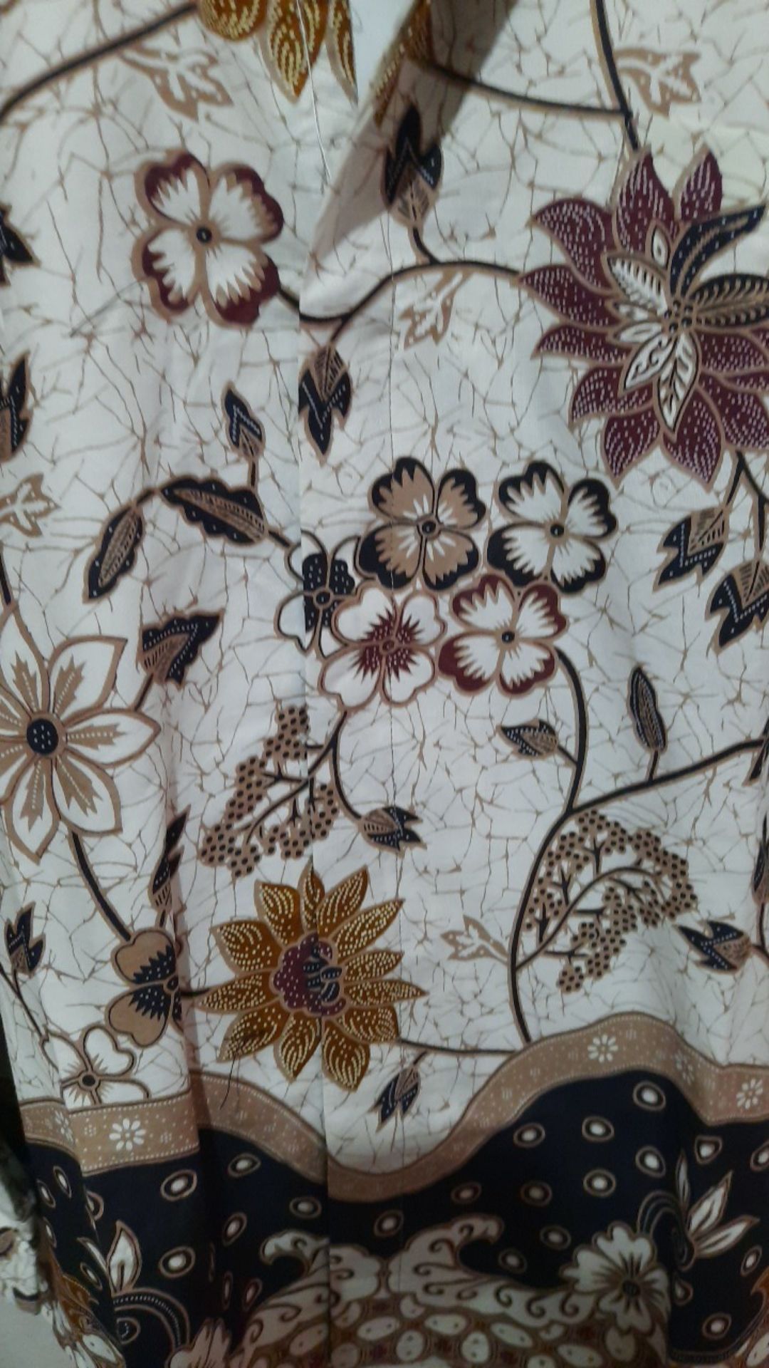 Kemeja Batik Pria Lengan Panjang Kembangan Putih Lapis Furing Batik Solo