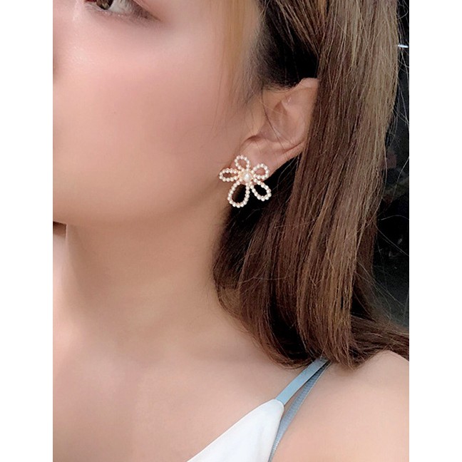 LRC Anting Tusuk Fashion Gold Color Pearl Flower Alloy Hollow P82306