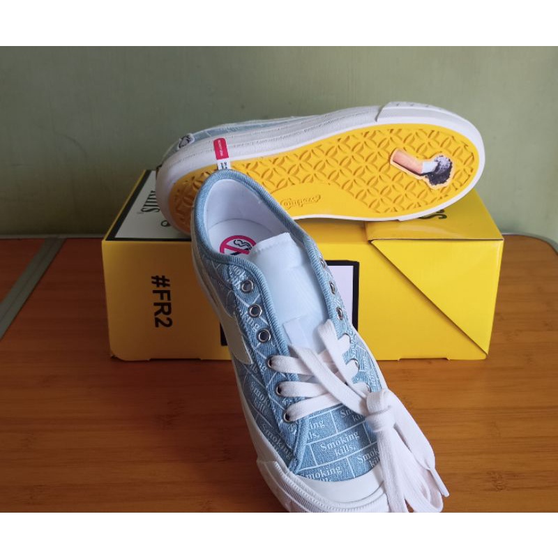 Compass x Fxxking Rabbits Smoking Kills Original