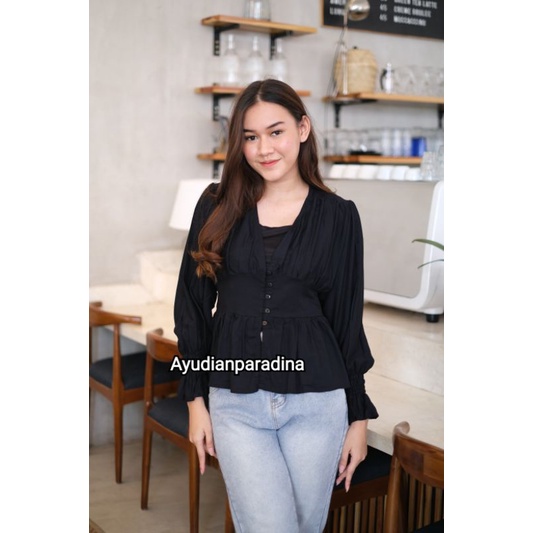 JENNIE BASIC TOP LENGAN PANJANG TOP KANCING SABRINA BLOUSE