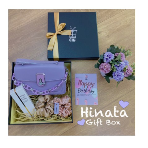 

Paket Hinata - Hadiah Kado Ulang Tahun - Hampers Anniversary Tas - Kado Valentine Wanita - Hampers Tas Wanita