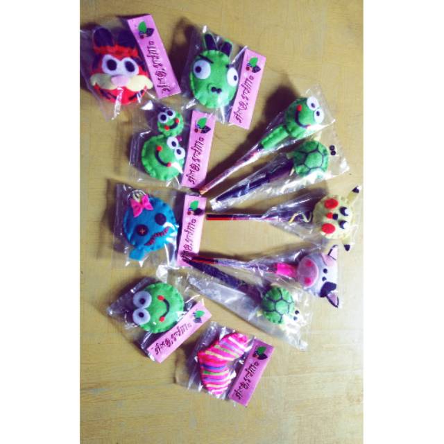 

Pensil flanel karakter