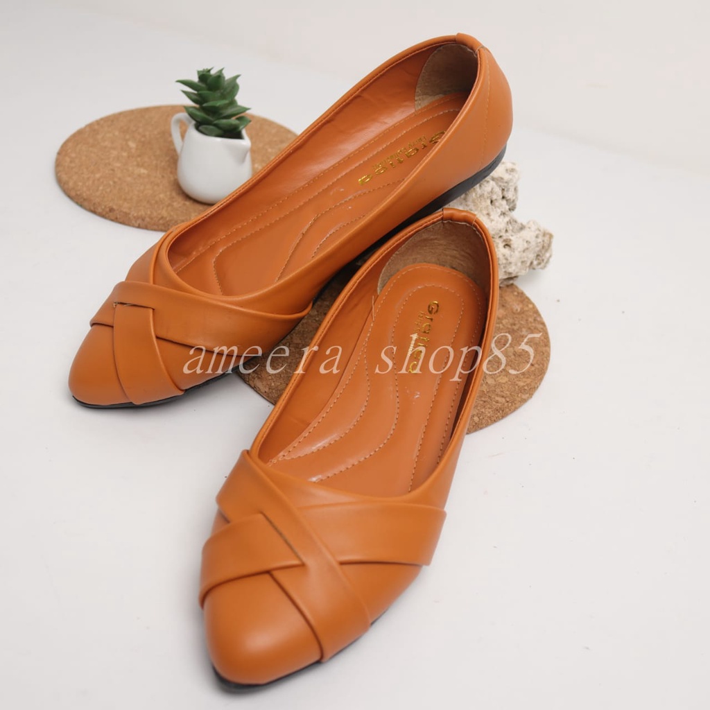 Sepatu Wanita Flatshoes gratica REMPEL Silang B05SL