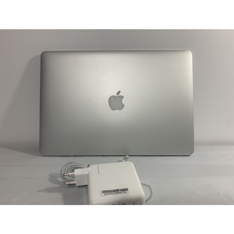 MacBook Pro Retina 15-inch MID 2015 i7 2.5GHZ 95% Mulus 16GB SSD 512GB