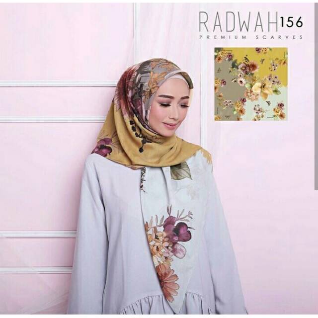 Preloved Radwah Scarf