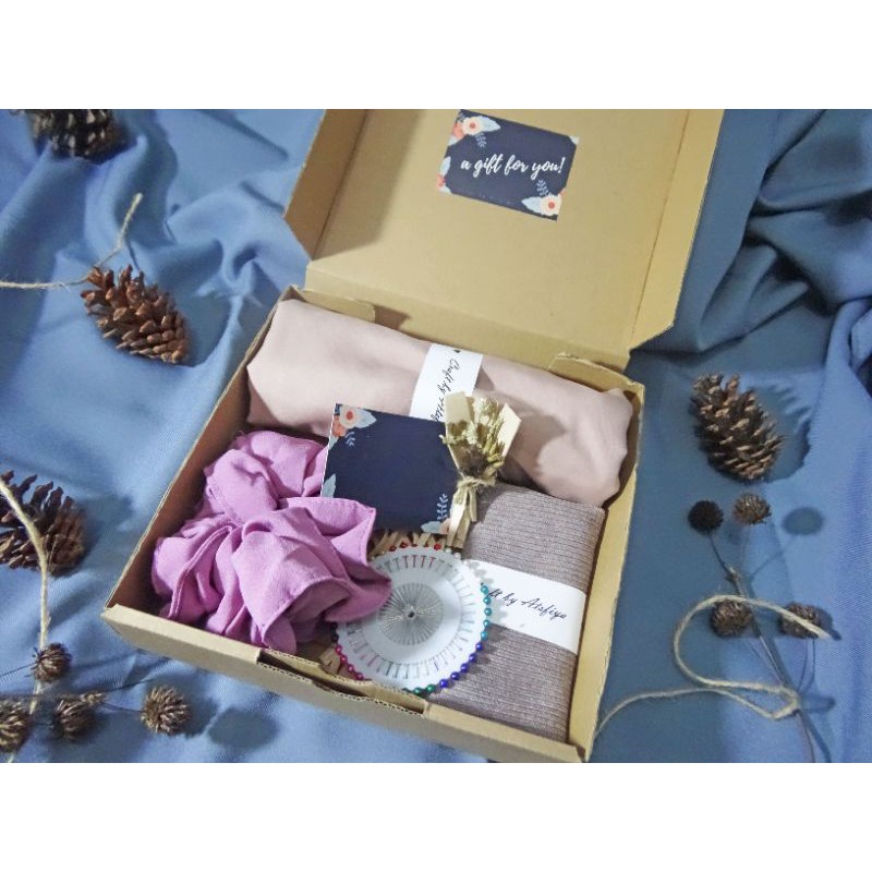 

A311 HAMPERS HIJAB GIFT BOX HADIAH KADO WISUDA ULANG TAHUN BIRTHDAY