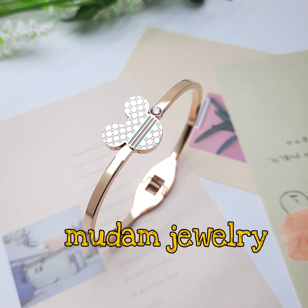 Gelang Bangle Titanium Gc Bentuk Mickey Simpel Tersedia Warna Rose Gold dan Silver