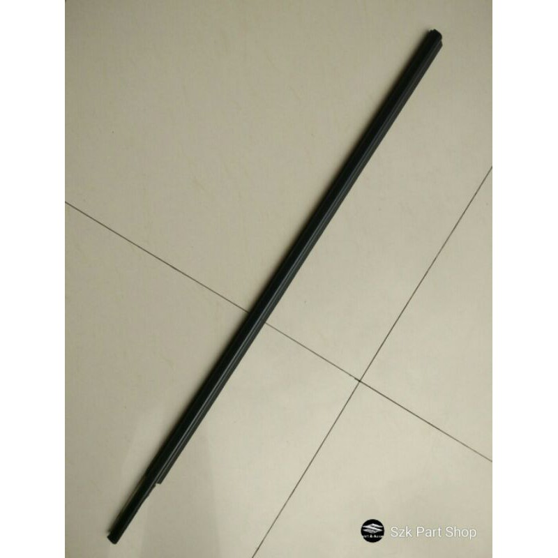 Wetherstirp out/pelipit kaca /list kaca luar suzuki swift depan
